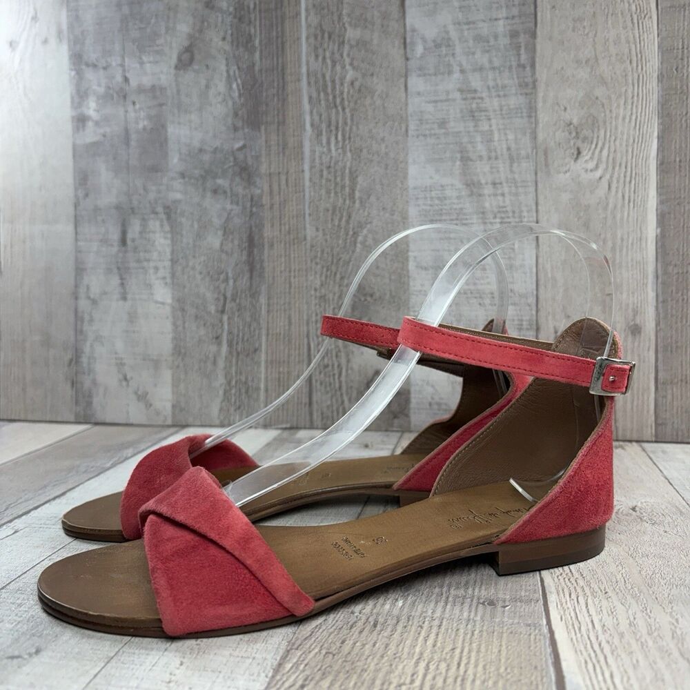 Vero Cuoio Champ De Fleurs Women's Size 5.5 Ankle Strap Sandal Flats Suede Red